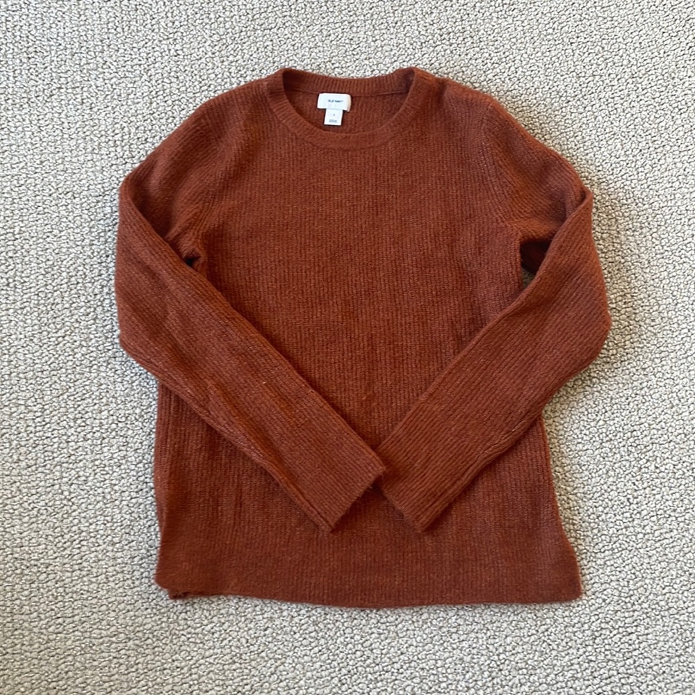 Old Navy woman’s sweater small rust color
